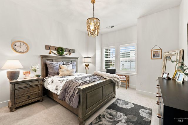 7030 N Maplestone Ave, Meridian, ID 83646