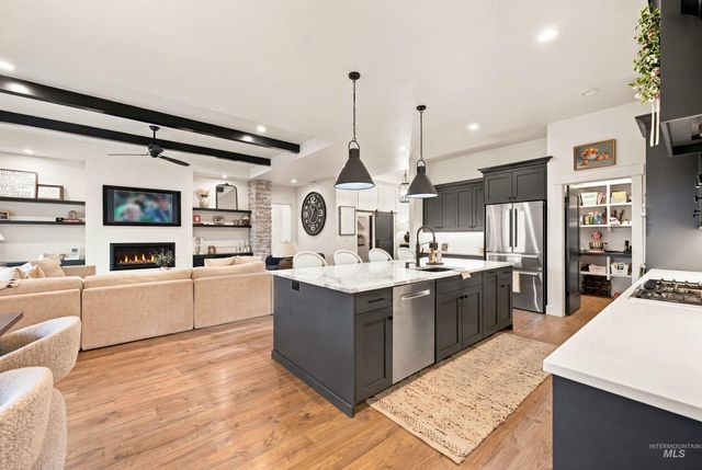 7030 N Maplestone Ave, Meridian, ID 83646