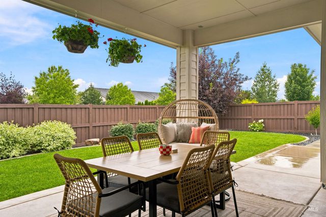 7030 N Maplestone Ave, Meridian, ID 83646
