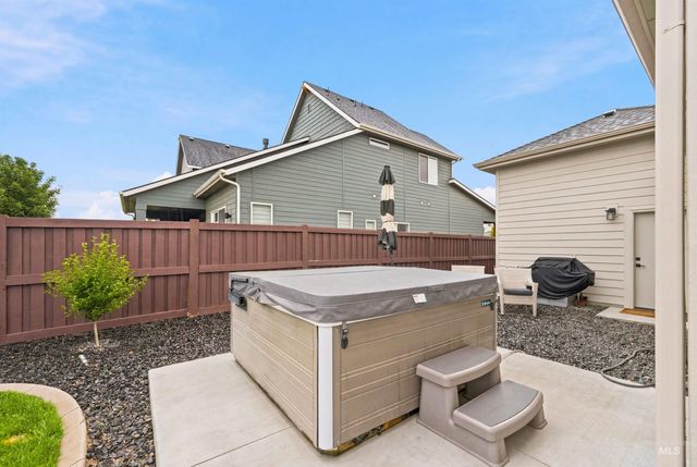 7030 N Maplestone Ave, Meridian, ID 83646