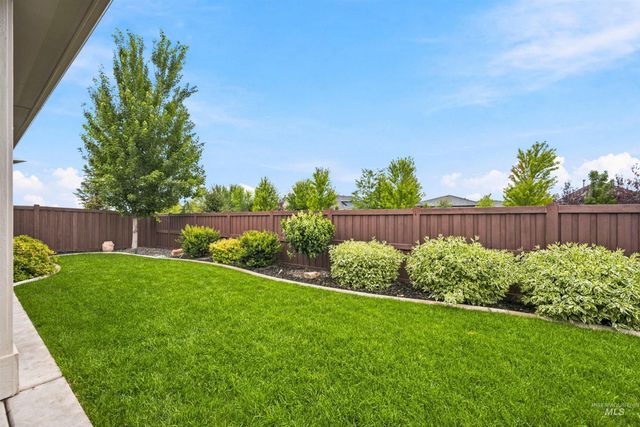 7030 N Maplestone Ave, Meridian, ID 83646