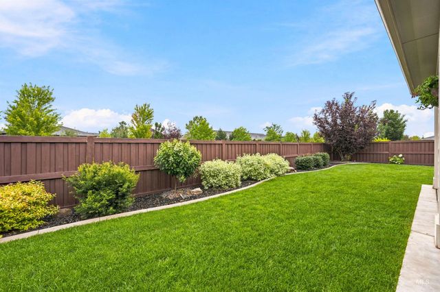 7030 N Maplestone Ave, Meridian, ID 83646