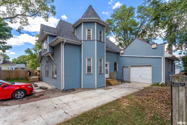 1224 E 11TH Street, Davenport, IA 52803