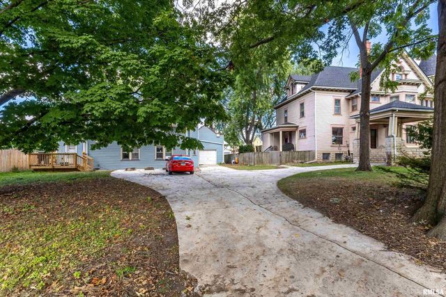 1224 E 11TH Street, Davenport, IA 52803