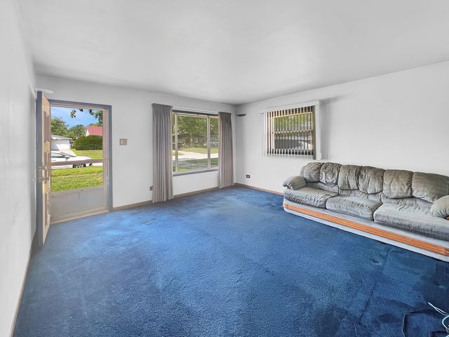 913 Sunnyside Avenue, Thornton, IL 60476
