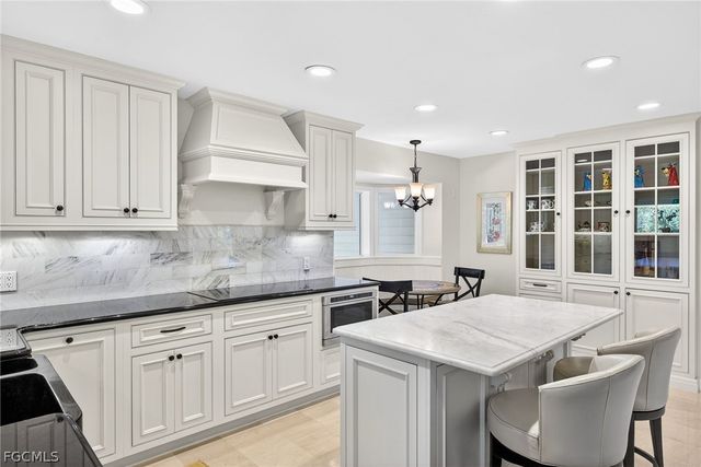 205 Daniel DR, Sanibel, FL 33957