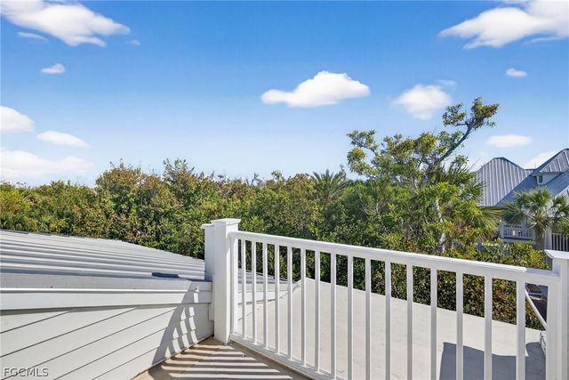 205 Daniel DR, Sanibel, FL 33957