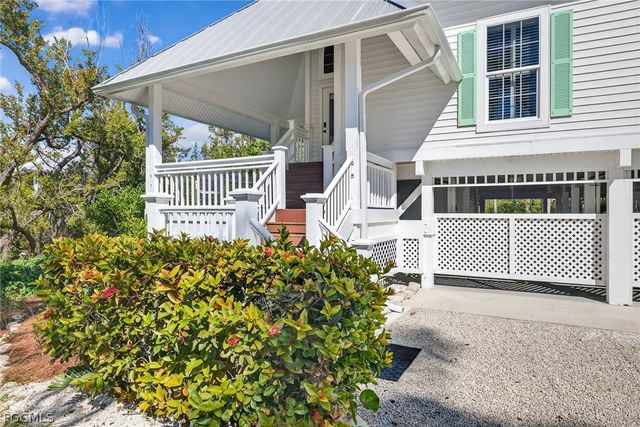 205 Daniel DR, Sanibel, FL 33957