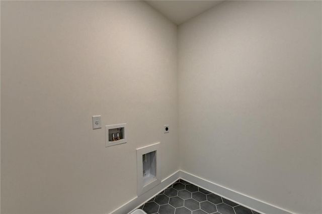 4275 Hawthorn Circle, Alpharetta, GA 30022