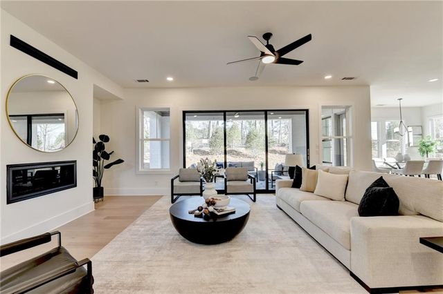 4275 Hawthorn Circle, Alpharetta, GA 30022