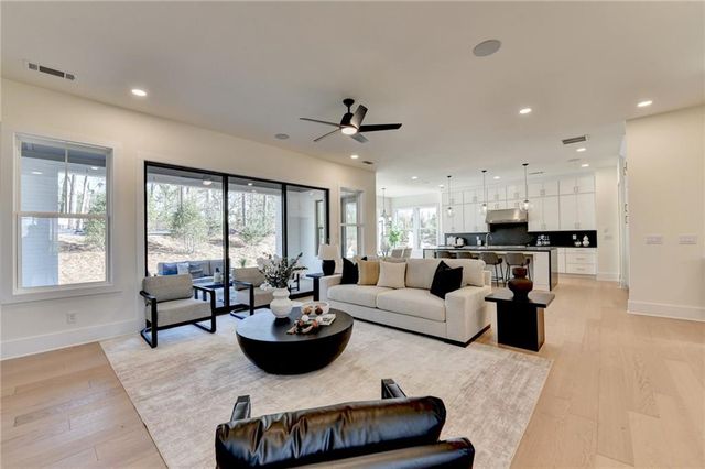 4275 Hawthorn Circle, Alpharetta, GA 30022