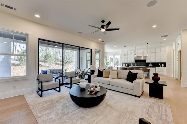 4275 Hawthorn Circle, Alpharetta, GA 30022