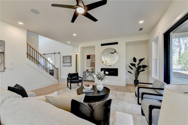 4275 Hawthorn Circle, Alpharetta, GA 30022