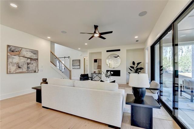 4275 Hawthorn Circle, Alpharetta, GA 30022