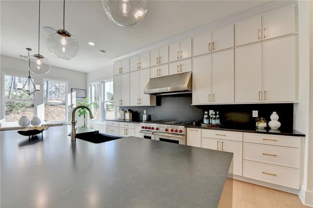 4275 Hawthorn Circle, Alpharetta, GA 30022