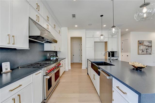 4275 Hawthorn Circle, Alpharetta, GA 30022