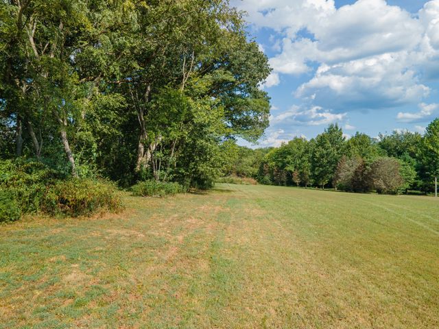 6616 Old Zion Rd, Columbia, TN 38401