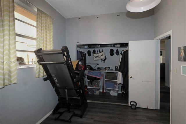 1221 SW 74th Ct, Miami, FL 33144