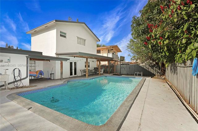 1221 SW 74th Ct, Miami, FL 33144