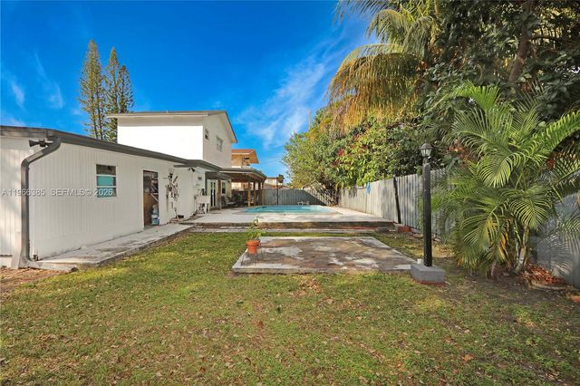 1221 SW 74th Ct, Miami, FL 33144