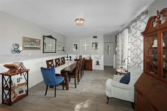 1221 SW 74th Ct, Miami, FL 33144