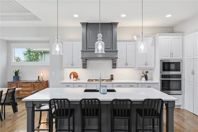 12211 W 183rd Terrace, Overland Park, KS 66013
