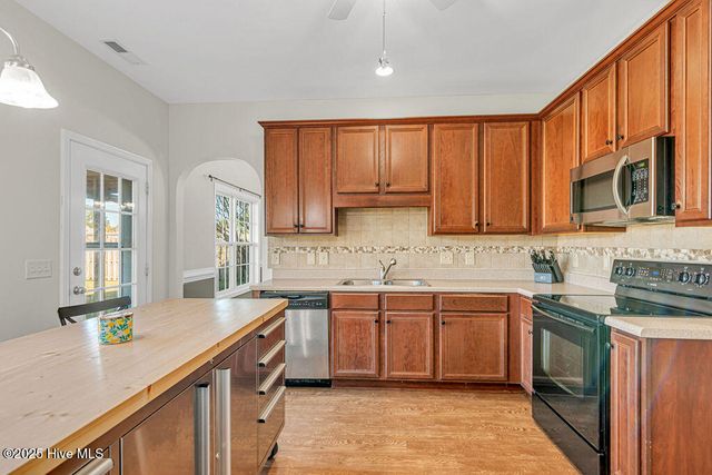 218 Maidstone Drive, Richlands, NC 28574