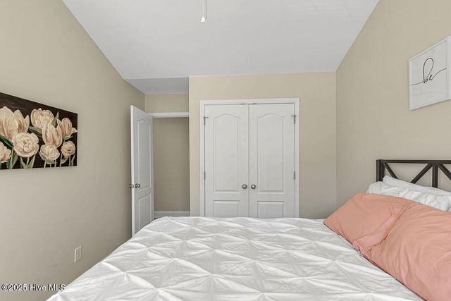 218 Maidstone Drive, Richlands, NC 28574