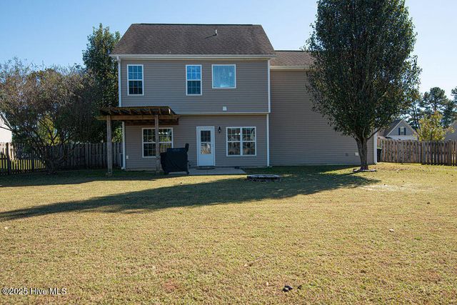 218 Maidstone Drive, Richlands, NC 28574