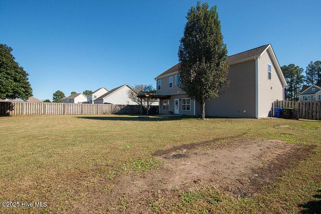 218 Maidstone Drive, Richlands, NC 28574