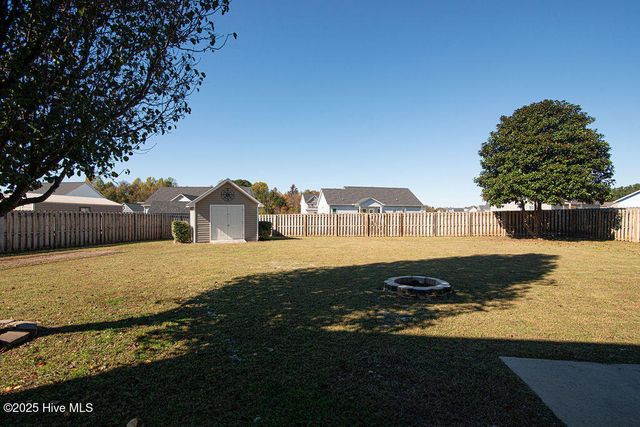 218 Maidstone Drive, Richlands, NC 28574