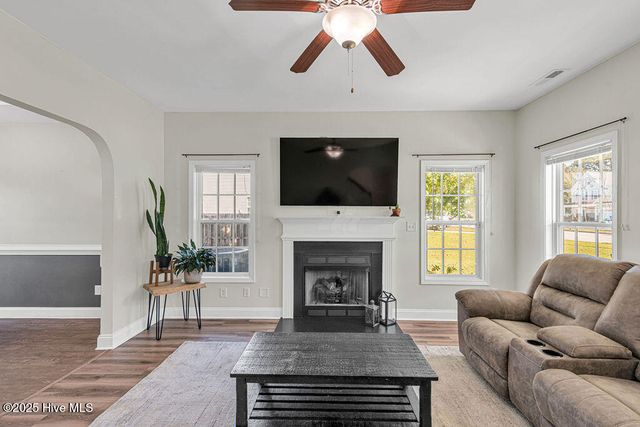 218 Maidstone Drive, Richlands, NC 28574