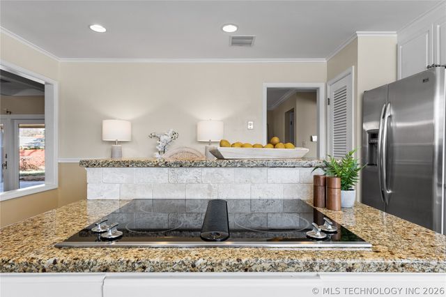 3707 E 47th Place, Tulsa, OK 74135