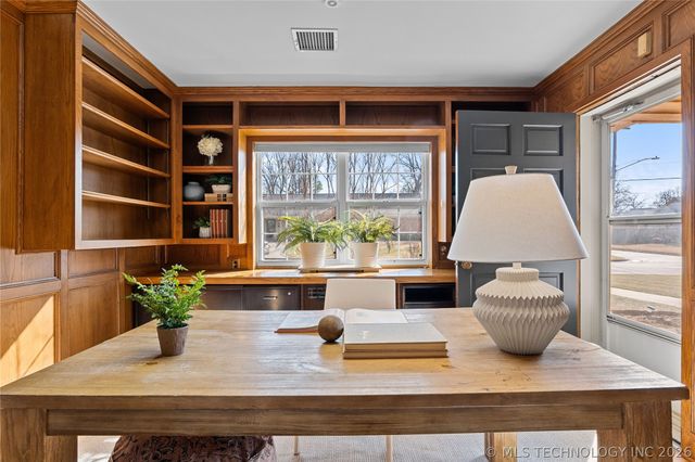 3707 E 47th Place, Tulsa, OK 74135