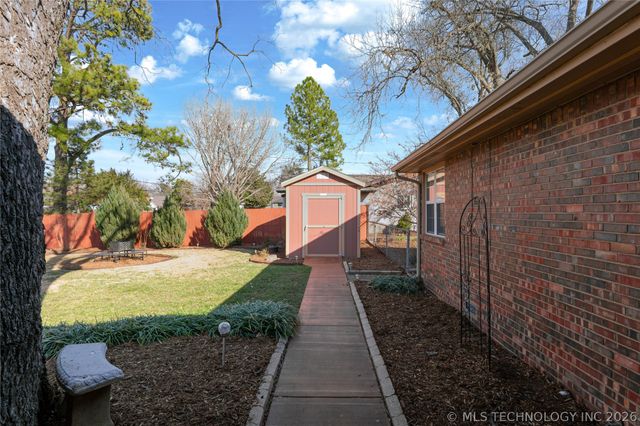 3707 E 47th Place, Tulsa, OK 74135