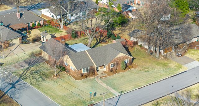 3707 E 47th Place, Tulsa, OK 74135