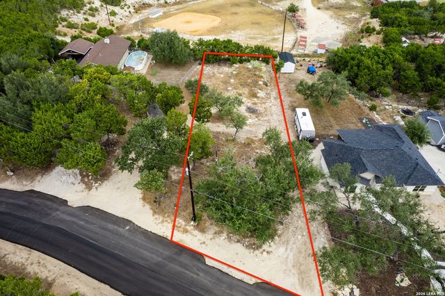 807 Scenic Hills Drive, Canyon Lake, TX 78133
