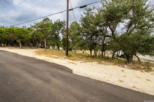 807 Scenic Hills Drive, Canyon Lake, TX 78133
