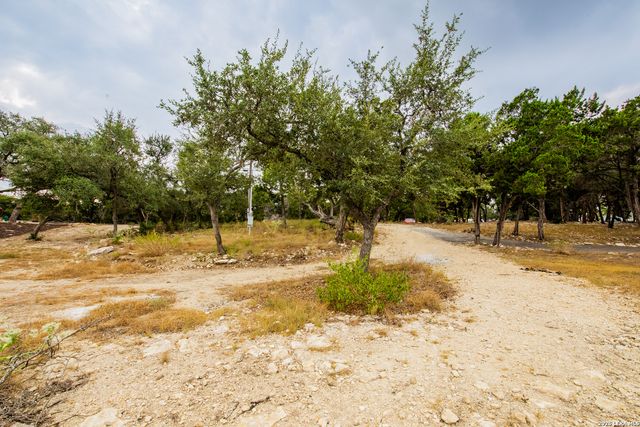 807 Scenic Hills Drive, Canyon Lake, TX 78133