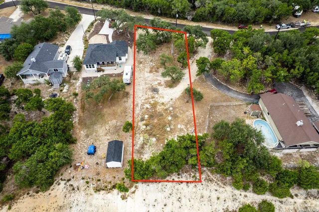 807 Scenic Hills Drive, Canyon Lake, TX 78133