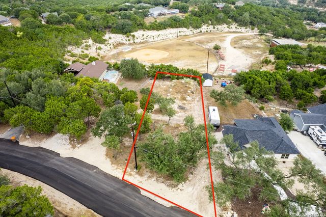 807 Scenic Hills Drive, Canyon Lake, TX 78133