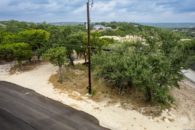 807 Scenic Hills Drive, Canyon Lake, TX 78133