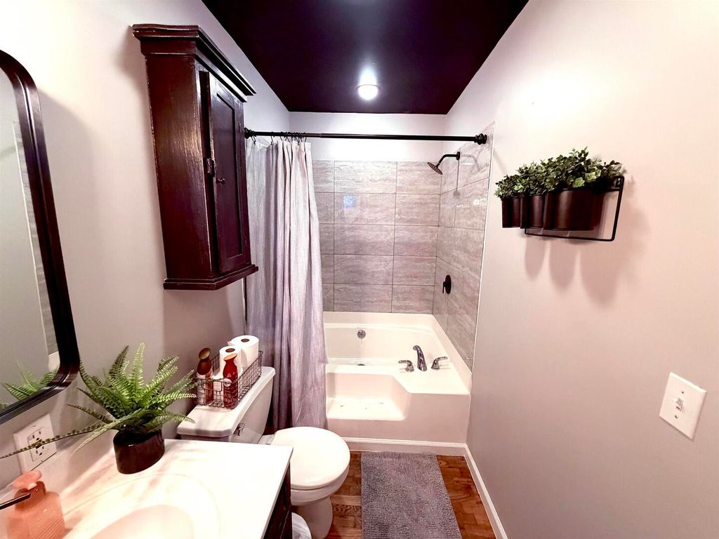 Image 12 of property listing at 821 E 6TH Street, Centralia, IL 62801