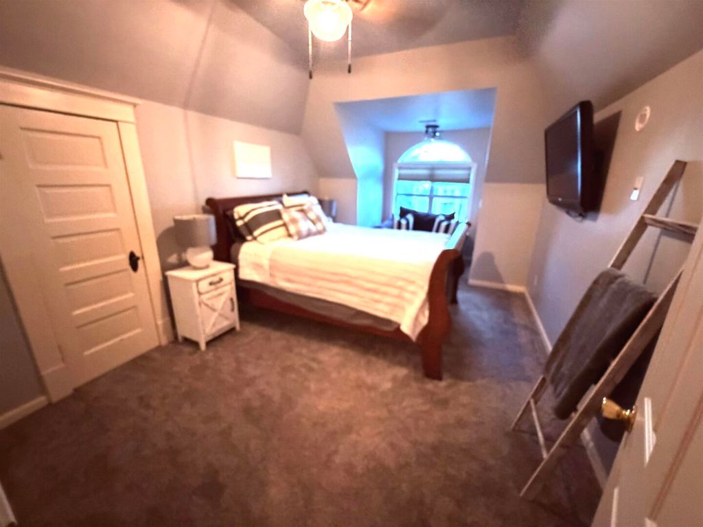 Image 13 of property listing at 821 E 6TH Street, Centralia, IL 62801