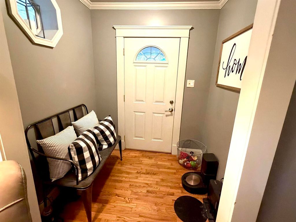 Image 3 of property listing at 821 E 6TH Street, Centralia, IL 62801