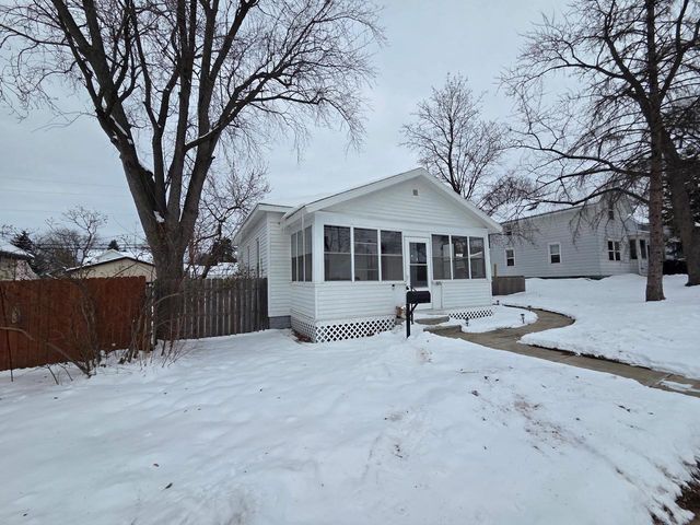 321 E Carroll Street, Portage, WI 53901