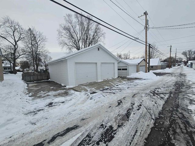 321 E Carroll Street, Portage, WI 53901