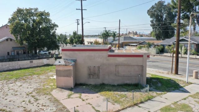 1003 W Rialto, San Bernardino, CA 92410