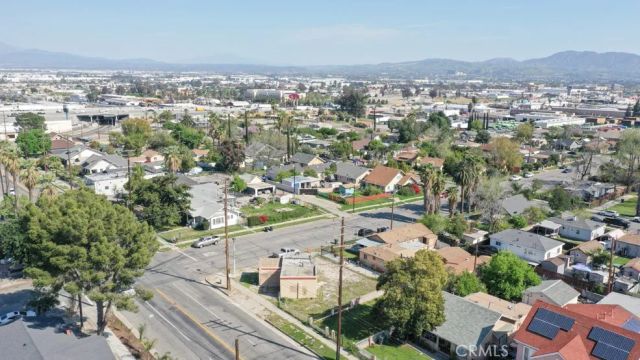 1003 W Rialto, San Bernardino, CA 92410