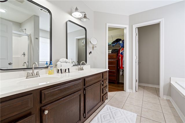 201 Halleck Coach Road, Centerton, AR 72719